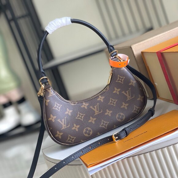 Louis Vuitton Catch PM Shoulder Bag - Picture 4 of 9